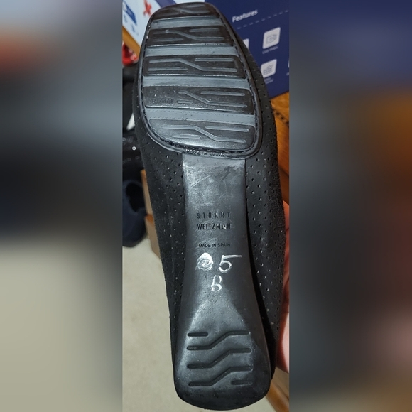 STUART WEITZMAN Black Suede Embellished Driving Loafers Womens Size 9 - Picture 6 of 10